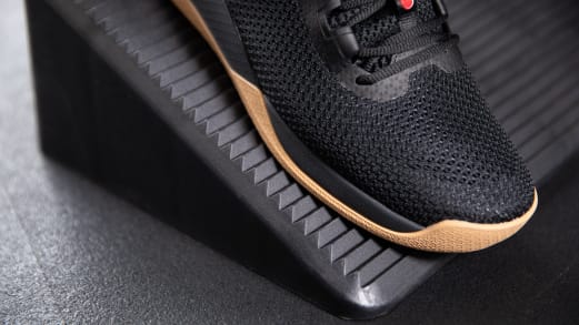 ウエイトトレーニング ROGUE SQUAT WEDGE Rogue Squat Wedge - Slant Boards | Rogue Fitness